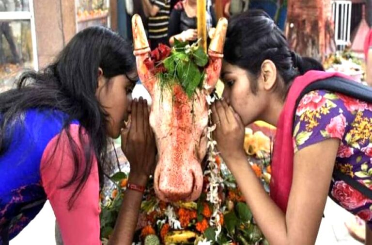 nandi-ke-kaan-me-kaise-bole