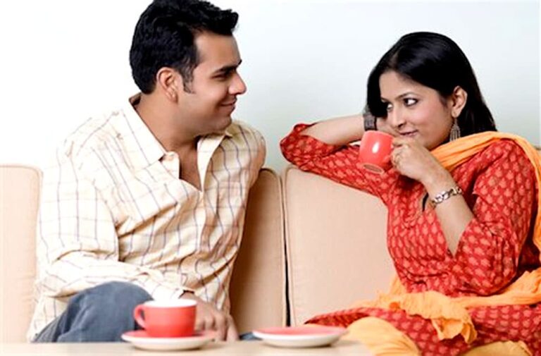 Chanakya Niti: पत्नी को हमेशा तुरंत पूरी करनी चाहिए पति की ये 3 डिमांड पत्नी