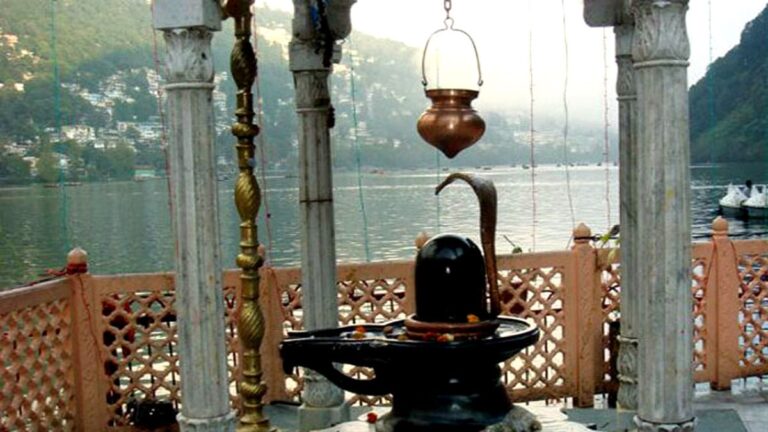 शिव मंदिर में 3 बार ताली बजाए जाने के पीछे का कारण जानिए? shivling ke samne teen bar