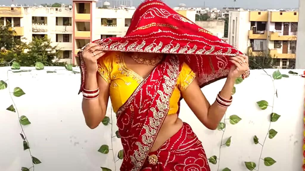 Haryanvi Dance Video: शर्म-लाज छोड़कर छत पर भाभी ने किया झन्नाटेदार डांस, देखते ही दीवाने हो रहे लोग