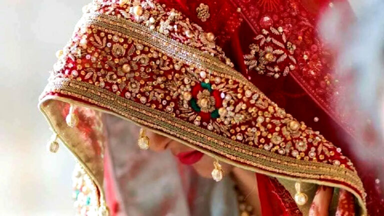 दुल्हन की डोली संग उठी पिता की अर्थी, शादी वाले घर में मच गया कोहराम dulhannn