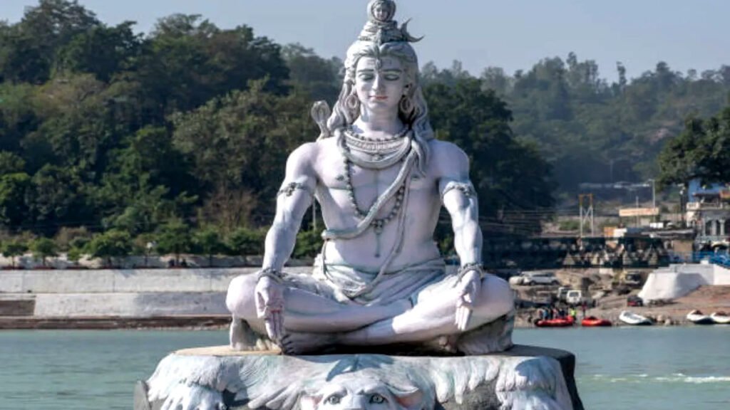 सावन में इस तरह से करें शिव चालीसा का पाठ, महादेव टालेंगे आपकी हर मुसीबत