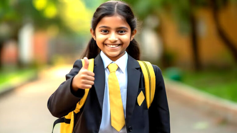 घर की बच्चियों को महिलाएं जरूर सिखाएं ये बातें, न साथ होकर भी रहेंगी साथ girl safety tips