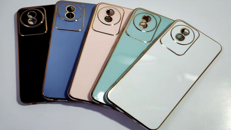 चुटकियों में साफ करें स्मार्टफोन कवर पर जमी गंदगी Smartphone Cover cleaning t