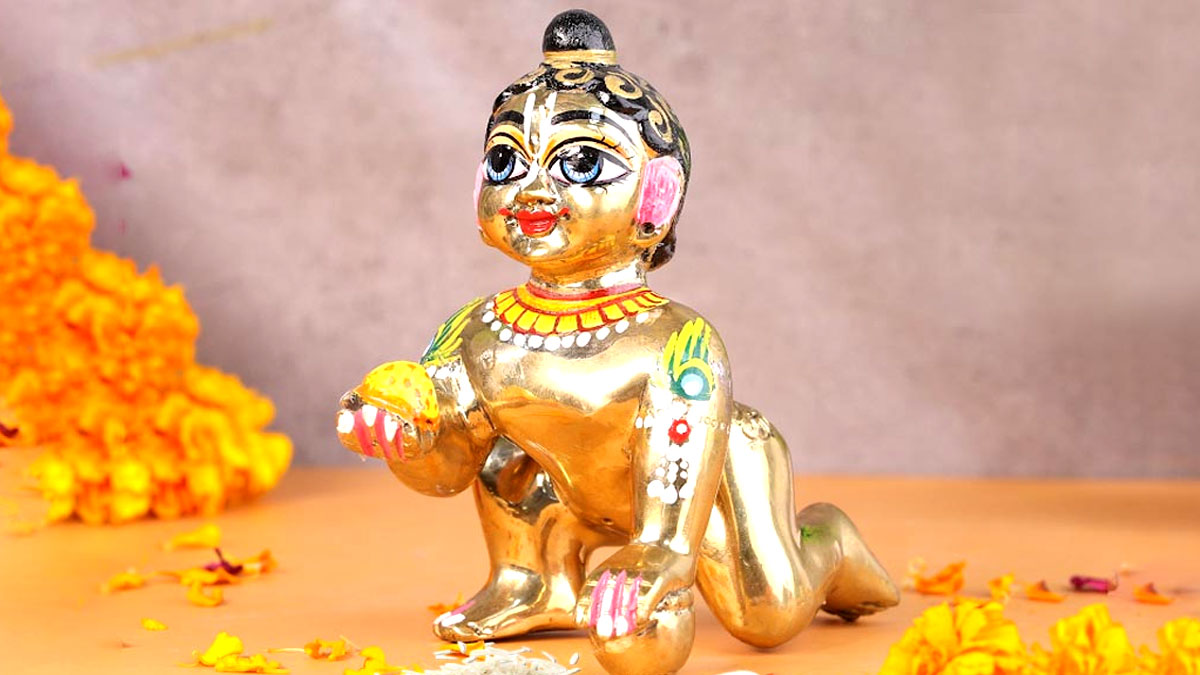 garmiyon me laddu gopal ki