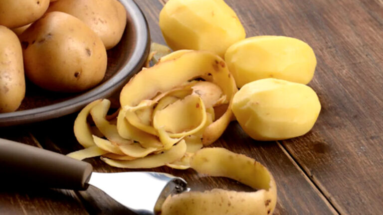 aloo ke chilkon ke faydde