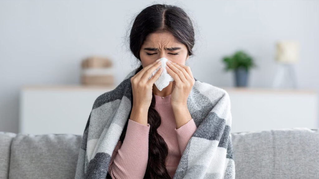 बरसात में चुपके से अटैक करती हैं ये खतरनाक बीमारियां, ऐसे करें बचाव