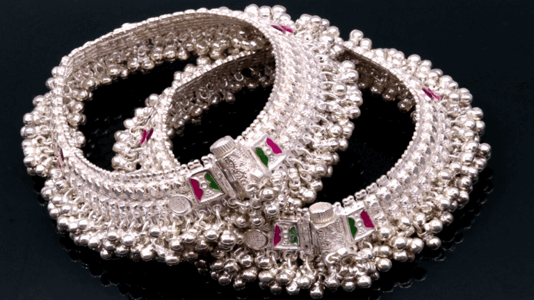 सिल्वर ज्वेलरी की असलियत पहचानने के 5 आसान तरीके Tips to Identify Fake Silve