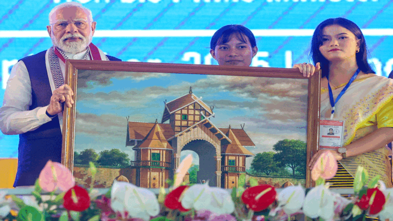 1,000 करोड़ का मेगा गिफ्ट! PM Modi ने बदली पूर्वोत्तर और पूर्वी भारत की तस्वीर narendra modi