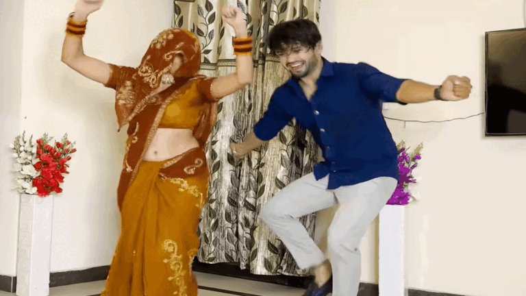 सपना चौधरी के गाने पर देवर-भाभी का मस्ती भरा डांस वायरल, इंटरनेट पर छाया वीडियो! Devar Bhabhi Dance Video