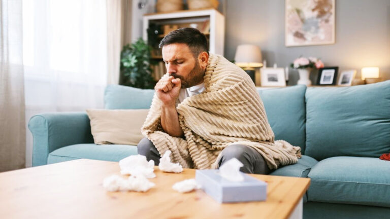 Winter Health Tips: सर्दियों में इन 5 चीजों से दूरी नहीं बनाई तो बीमार पड़ना तय winter health tips