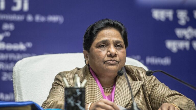 बसपा में बड़े फेरबदल के संकेत, 24 मई की बैठक में संगठन होगा मजबूत Mayawati May 24 meeting