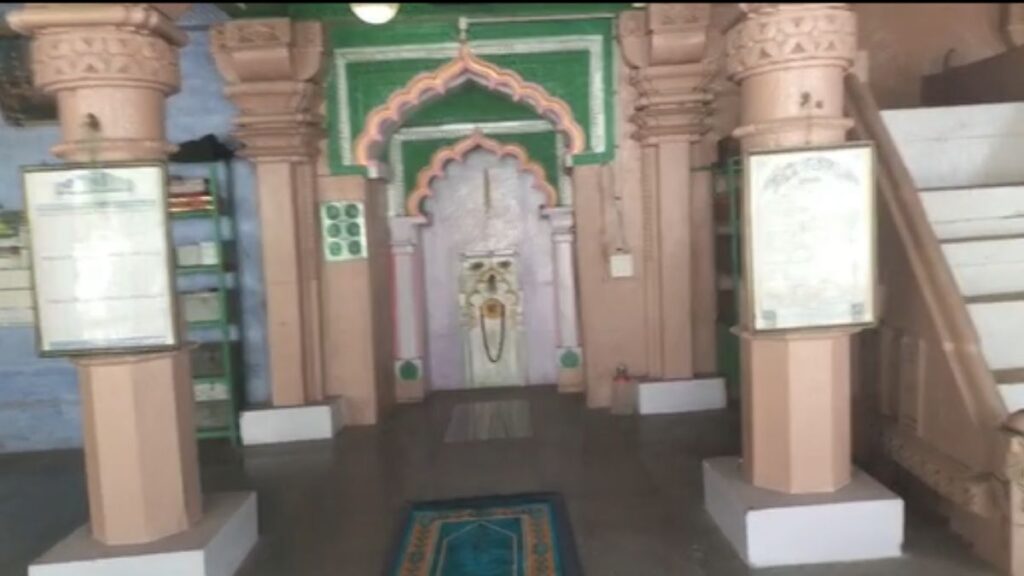काशी रेलवे स्टेशन के विस्तार को लेकर नया विवाद, 900 साल पुरानी मस्जिद को रेलवे ने दिया हटाने का नोटिस Masjid Ganj Shaheeda 11