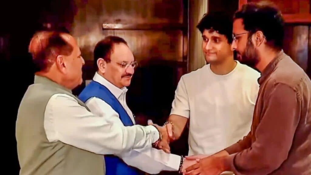 NEET Paper Leak: CJP और सरकार की दूसरी वार्ता भी बेनतीजा, धर्मेंद्र प्रधान के इस्तीफे पर नहीं बनी बात Dharmendra Pradhan Resignation