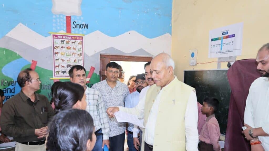 अवध विश्वविद्यालय के दीक्षांत समारोह से पहले बच्चों की प्रतिभा को मिला मंच, भाषण-चित्रकला प्रतियोगिता का आयोजन Speech Competition