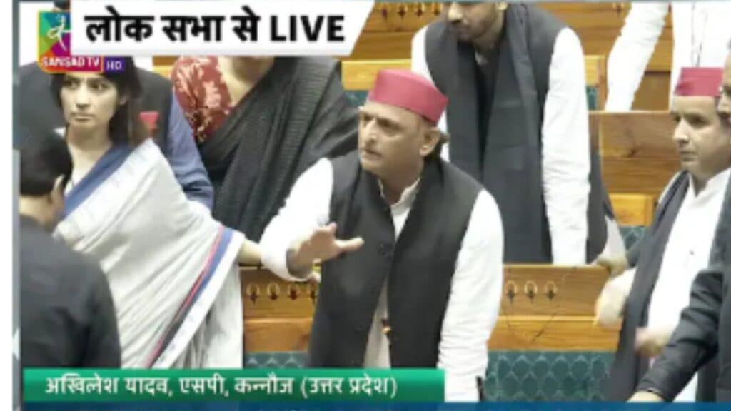 लोकसभा में अखिलेश यादव और ओम बिरला में तीखी नोकझोंक, छात्रों के मुद्दे पर सदन 2 बजे तक स्थगित akhilesh yadav