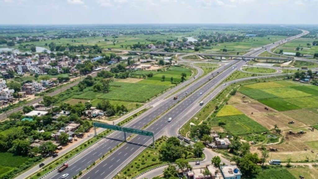 पानीपत-गोरखपुर एक्सप्रेसवे ने पकड़ी रफ्तार, अगले हफ्ते 32 गांवों में शुरू होगा सर्वे; किसानों की जमीन और मुआवजे की तस्वीर होगी साफ panipat gorakhpur expressway