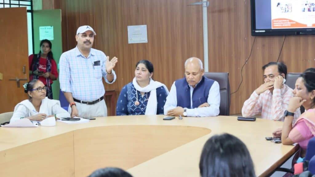 अयोध्या में ‘कैंसर मुक्त भारत’ अभियान, अवध विश्वविद्यालय में HPV और सर्वाइकल कैंसर पर जागरूकता सेमिनार Ayodhya Cancer Awareness Campaign