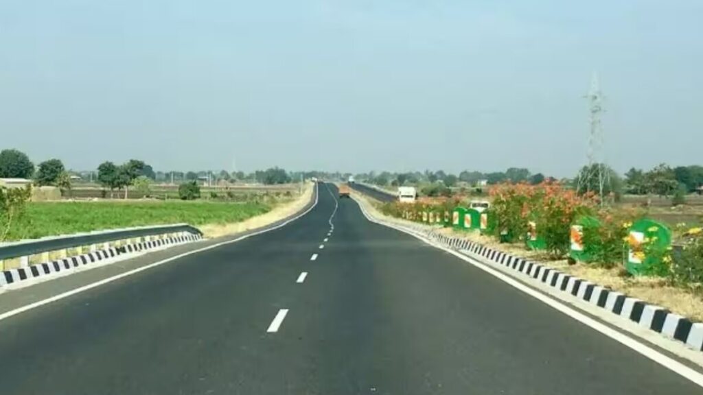 Lucknow-Sitapur highway