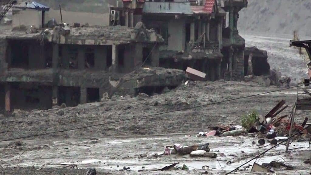 नेपाल में बाढ़ से तबाही, मौत का आंकड़ा 579 पहुंचा; 1,924 लोग अब भी लापता, 15 हजार से ज्यादा जवान रेस्क्यू में जुटे Nepal Flood