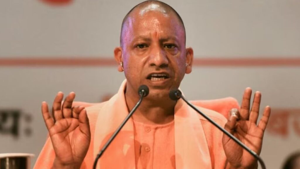 योगी सरकार ने खोला सौगातों का पिटारा, आउटसोर्स कर्मचारियों का मानदेय बढ़ा तो कोटेदारों की भी बढ़ी कमाई UP Outsource Employees