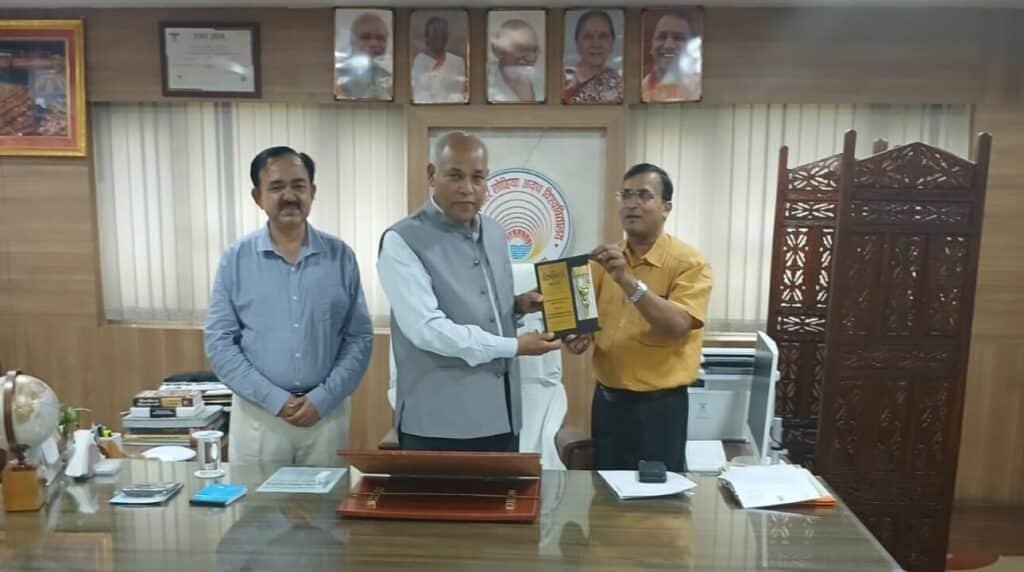 अवध विश्वविद्यालय को मिला राष्ट्रीय सम्मान, Education Summit 2026 में ‘Excellence in Multidisciplinary in Higher Education’ अवॉर्ड Avadh University Award