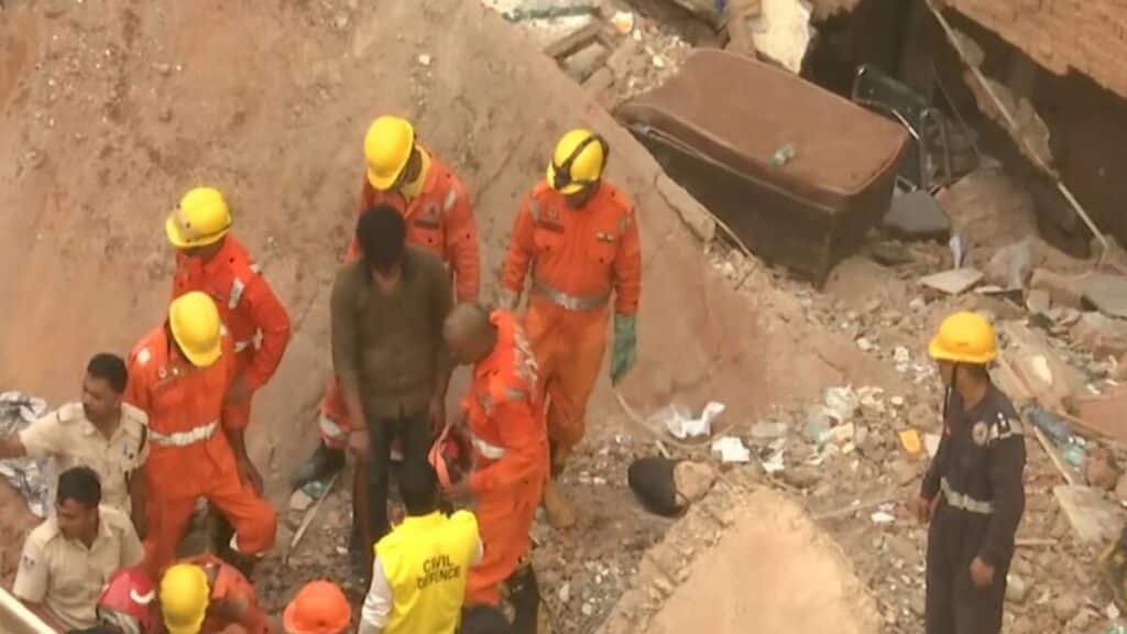 Delhi Building Collapse (2)