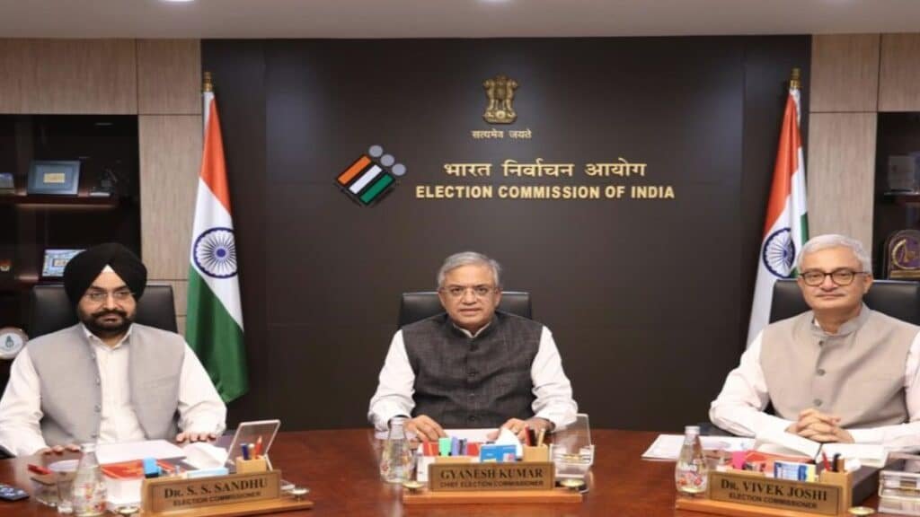 SIR विवाद के बीच चुनाव आयोग की फुल बेंच बैठक, CEC ज्ञानेश कुमार समेत तीनों EC ने दी सफाई, Form 6 पर भी स्थिति स्पष्ट Election Commission