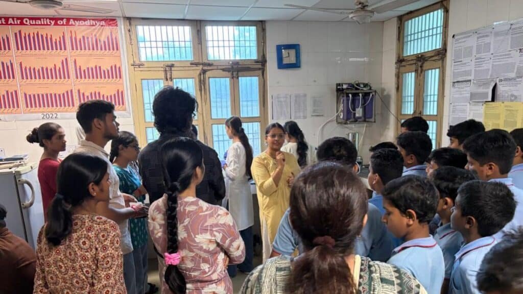 अवध विश्वविद्यालय में छात्रों ने सीखा जल संरक्षण का महत्व, पर्यावरण विज्ञान विभाग ने कराया शैक्षणिक भ्रमण Environmental Science Department