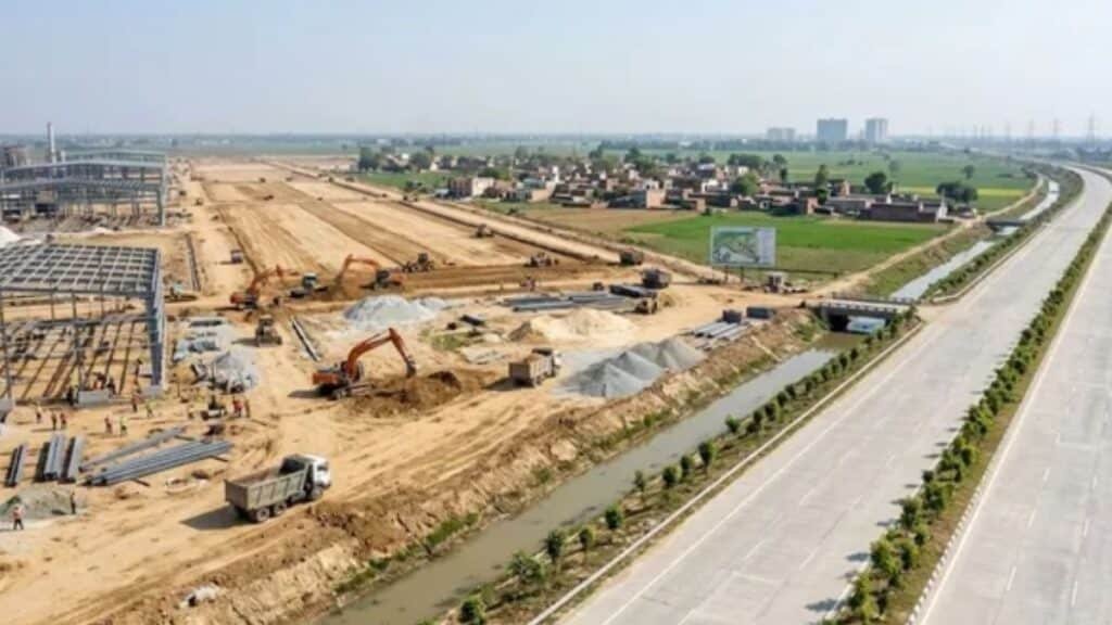 गाजीपुर में बनेगा बड़ा औद्योगिक हब, पूर्वांचल एक्सप्रेसवे किनारे 1024 एकड़ में विकास की तैयारी Ghazipur Industrial Corridor
