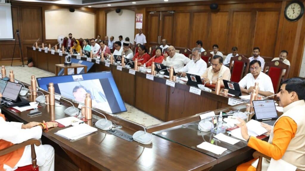 मध्य प्रदेश में विकास को रफ्तार! सिंचाई परियोजनाओं से लेकर 140 स्पोर्ट्स कॉम्प्लेक्स तक, कैबिनेट के बड़े फैसले MP Cabinet Meetings