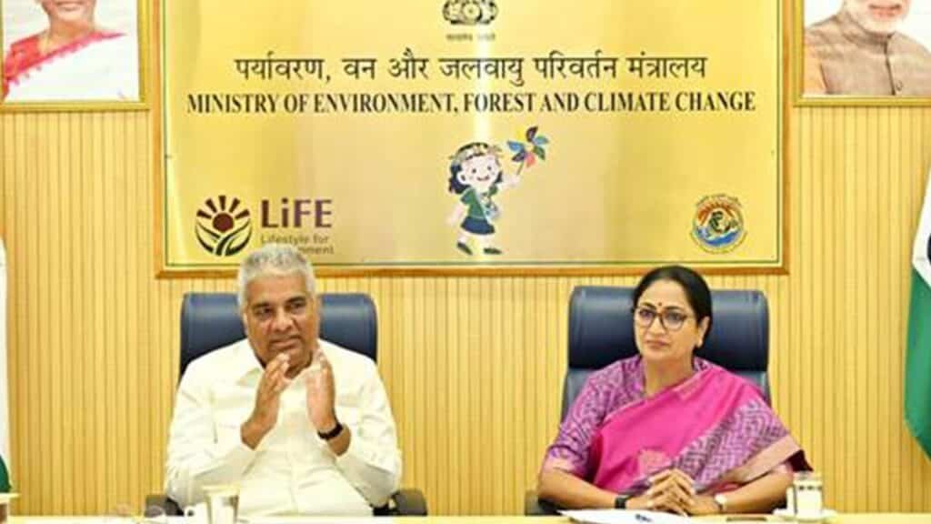 दिल्ली में प्रदूषण पर बड़ा एक्शन, 1 नवंबर से लागू होंगे सख्त नियम, गाड़ियों से लेकर निर्माण तक बदलेंगे ये नियम Delhi Winter Pollution 2026