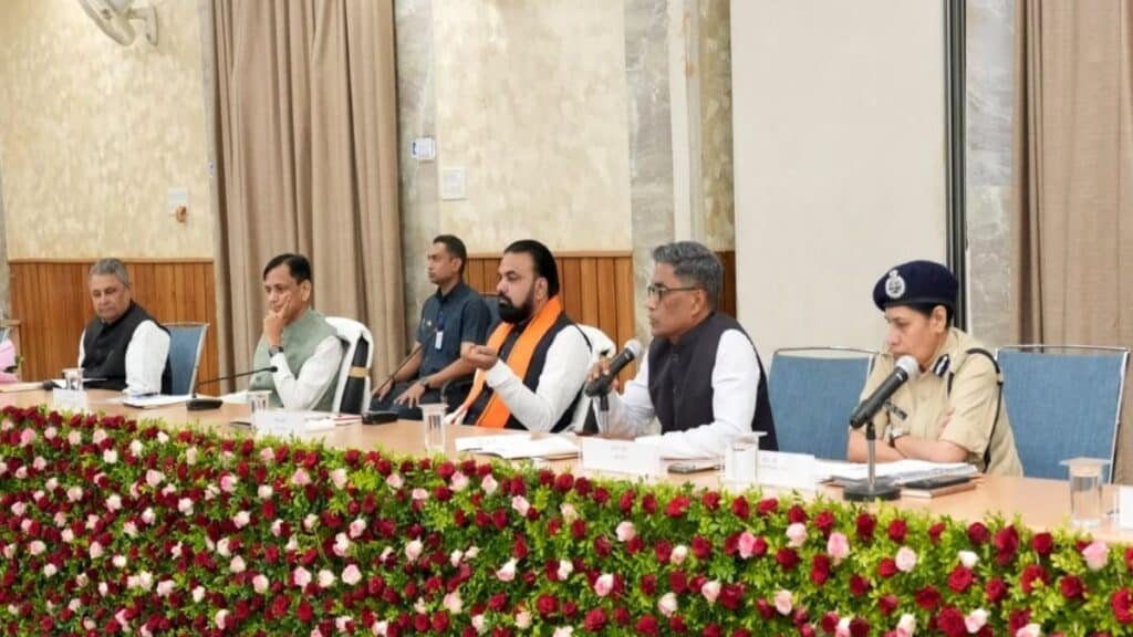 भारत-नेपाल सीमा पर CM सम्राट चौधरी की हाईलेवल बैठक, घुसपैठ-नकली नोट और ड्रग्स तस्करी पर सख्ती के निर्देश samrat chaudhary