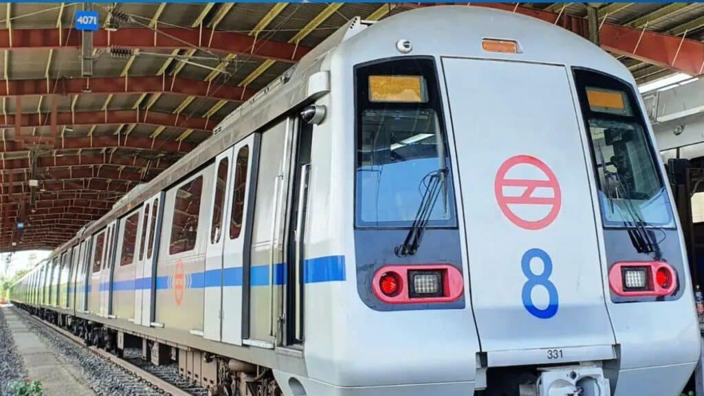 दिल्ली मेट्रो की गोल्डन लाइन से एयरपोर्ट पहुंचना होगा आसान! साकेत-छतरपुर से एरोसिटी तक सीधी कनेक्टिविटी, जानें रूट और स्टेशनों की पूरी लिस्ट Delhi Metro