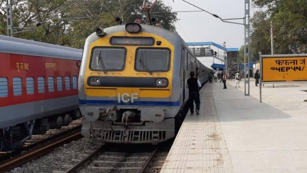 बनारस में ट्रैफिक जाम से मिलेगी राहत, वाराणसी सिटी से राजातालाब तक दौड़ेगी ‘मुंबई लोकल’ जैसी MEMU ट्रेन Varanasi Local Train