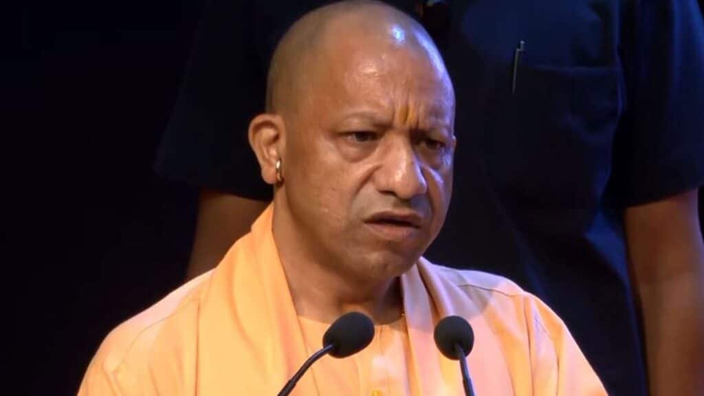 UP के गांवों में खुलेगा पढ़ाई का डिजिटल दरवाजा! योगी बोले-अब शहर जाने की जरूरत नहीं, 57,600 ग्राम पंचायतों तक पहुंची डिजिटल लाइब्रेरी Yogi Adityanath